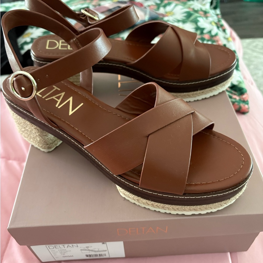 Brown Leather Sandals with Cross-Strap Design and Flat Sole